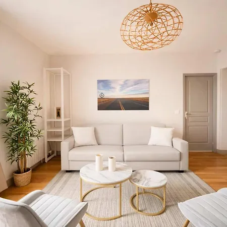 Modern Flat Near Bercy * Parigi