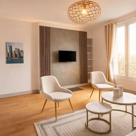 Modern Flat Near Bercy * Parigi