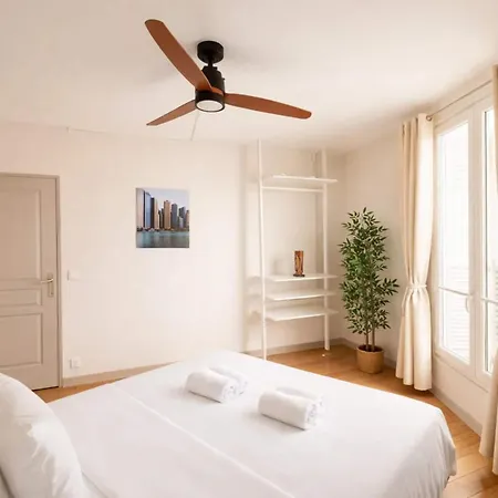 Modern Flat Near Bercy * Parigi